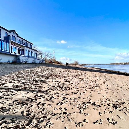 Gaestehaus Weserblick Am Weser-Sandstrand Berne Экстерьер фото