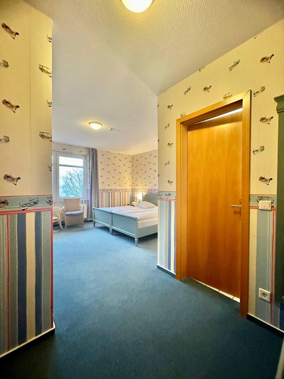 Gaestehaus Weserblick Am Weser-Sandstrand Berne Экстерьер фото