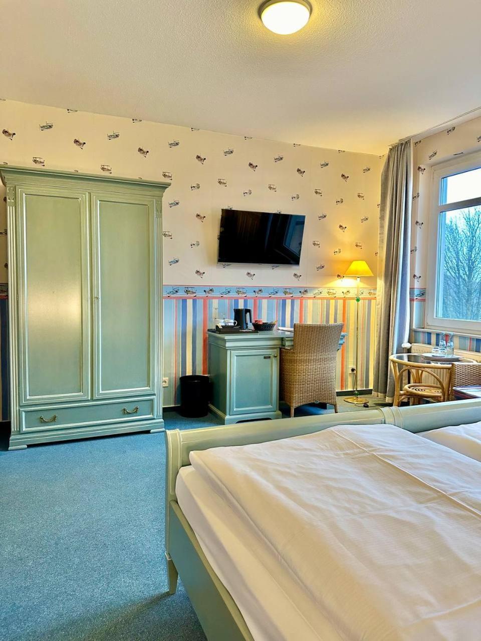 Gaestehaus Weserblick Am Weser-Sandstrand Berne Экстерьер фото