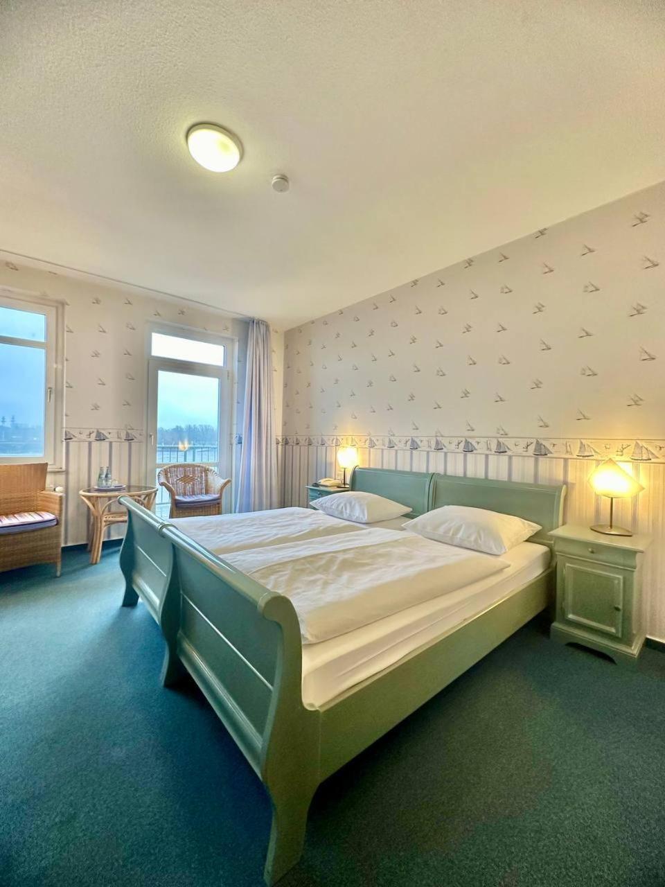 Gaestehaus Weserblick Am Weser-Sandstrand Berne Экстерьер фото