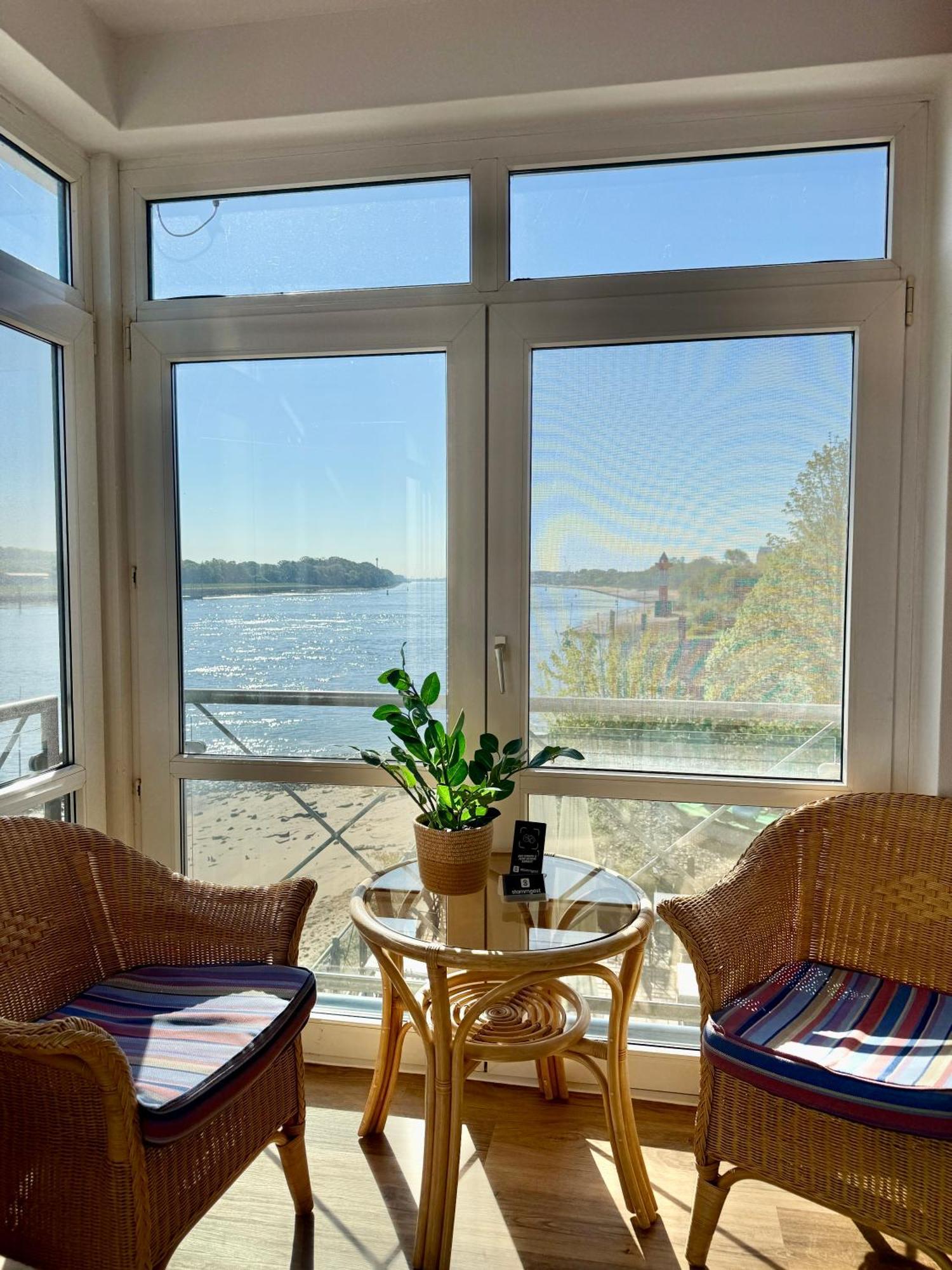 Gaestehaus Weserblick Am Weser-Sandstrand Berne Экстерьер фото